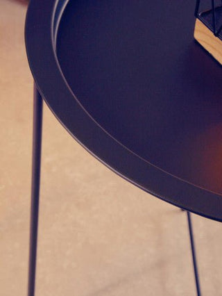 Black Powder Coated Metal Round Side Table with Intersecting Cross Base, Acero - Hstrends