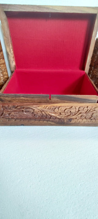 Hand crafted Indian rosewood with carving jewellery storage box with privacy lock - Hstrends