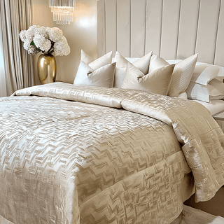 Sorrel Cream & Gold Metallic Abstract Patterned Bedspread - Hstrends
