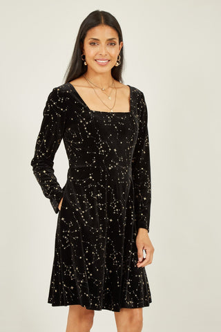 Yumi Black Star Foil Print Long Sleeve Skater Dress - Hstrends