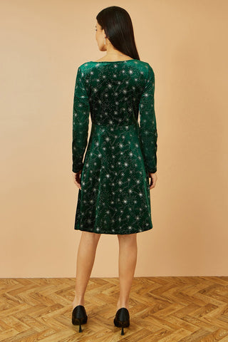 Yumi Green Starburst Foil Print Long Sleeve Skater Dress - Hstrends