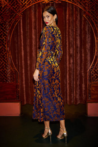 Yumi Navy Velour Stretch Midi Dress With Long Sleeves - Hstrends