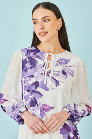 Yumi White Floral Placement Tunic With Keyhole Neckline - Hstrends