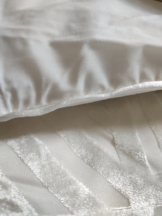 Geo abstract White cut Velvet bedspread - Hstrends